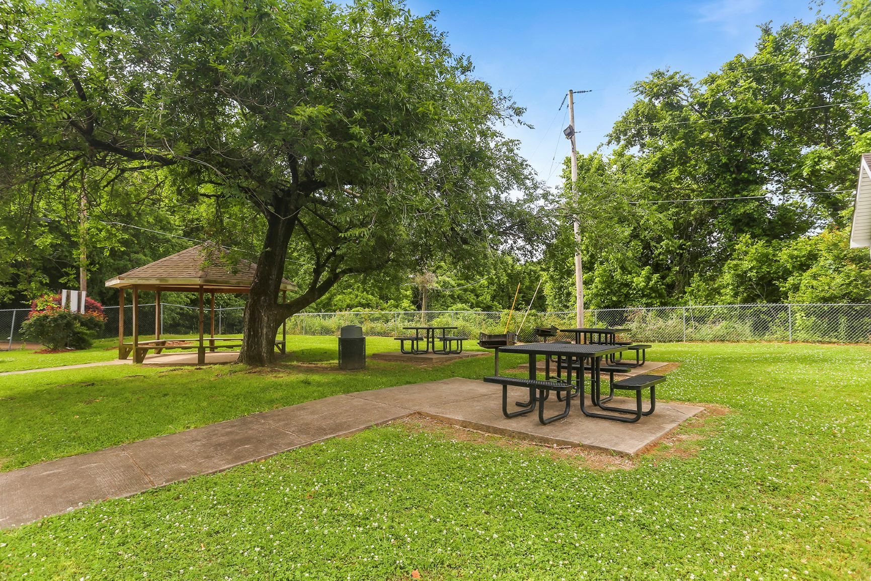 Photos and Video of Madison Glen Apartments in Vicksburg, MS